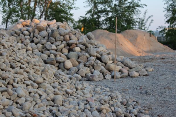 River Rock- 3”-5”, Pea Gravel River Rock -1”-3”